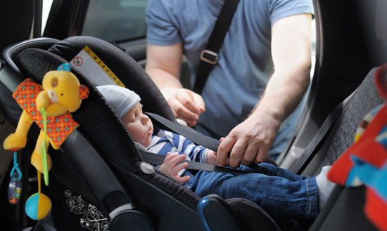 consejos llevar niño en coche
